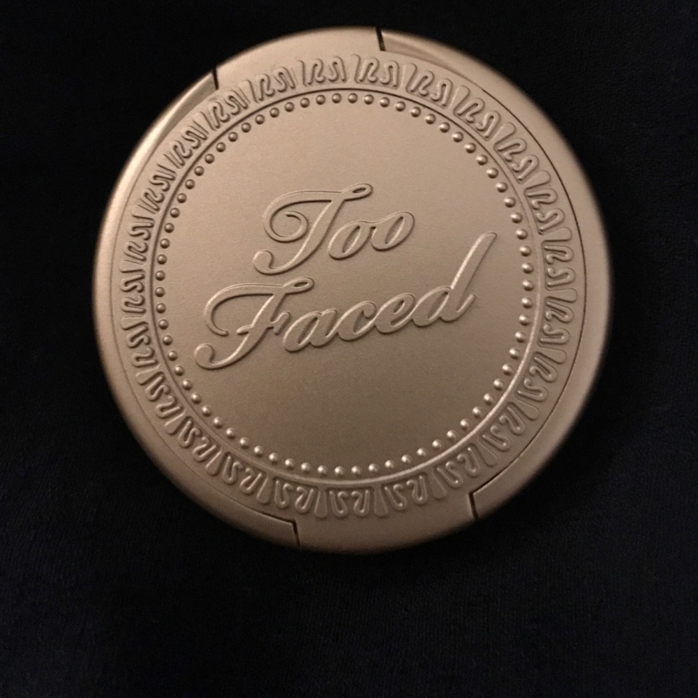 Too faced candlelight glow