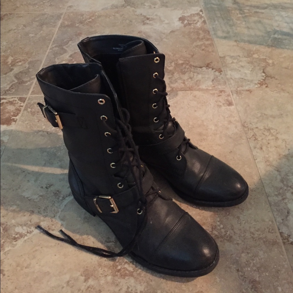 Combat boots