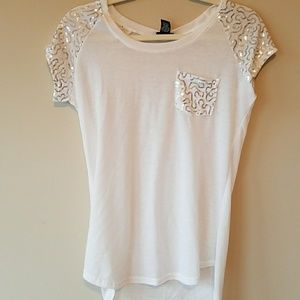 White t shirt with sequins