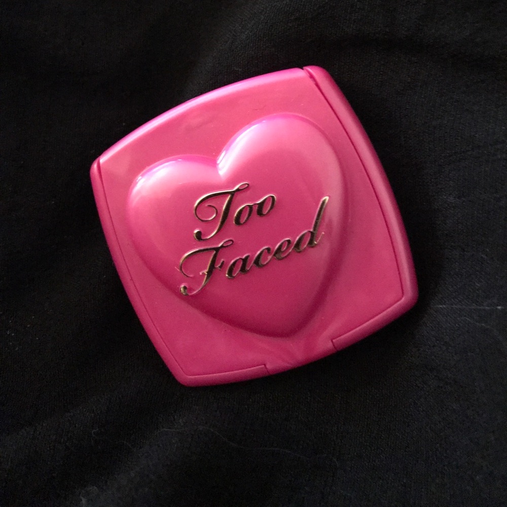 Too faced love flush