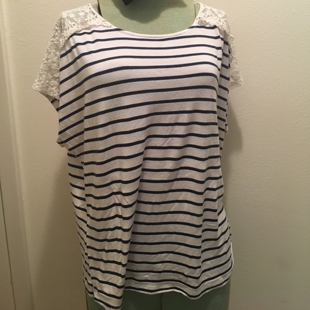 Forever 21 striped top with lace sleeves