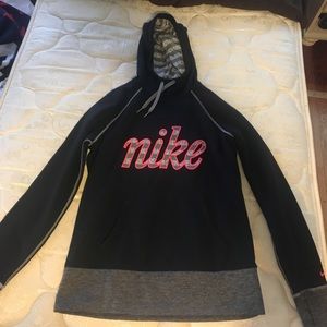 Nike hoodie size medium