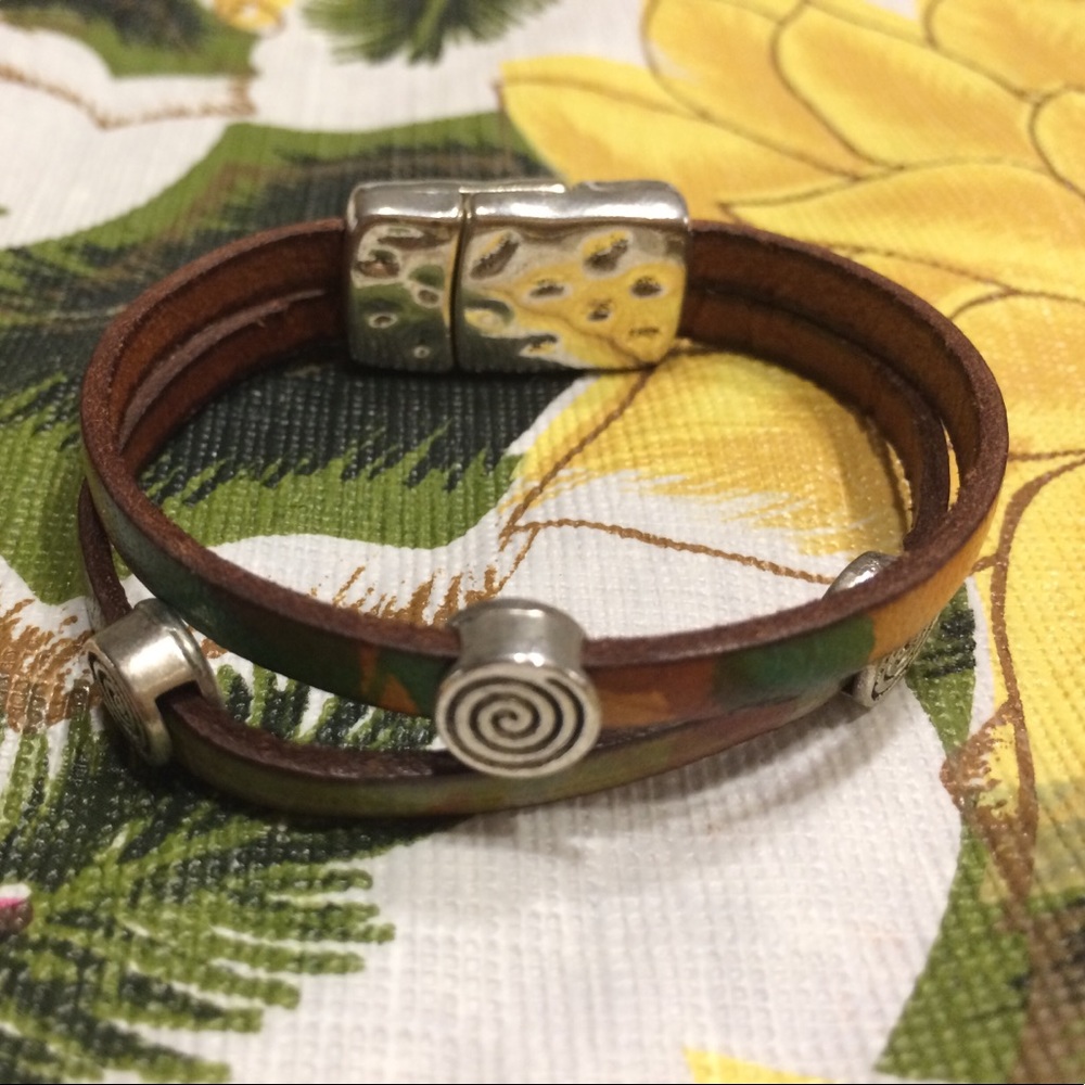 Bracelet