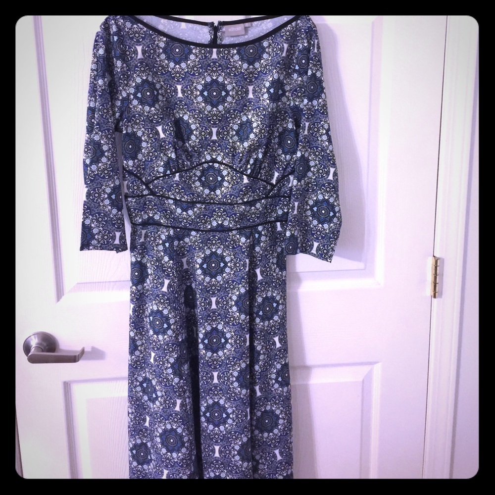 Boat neck dress elbow length sleeves lightweight