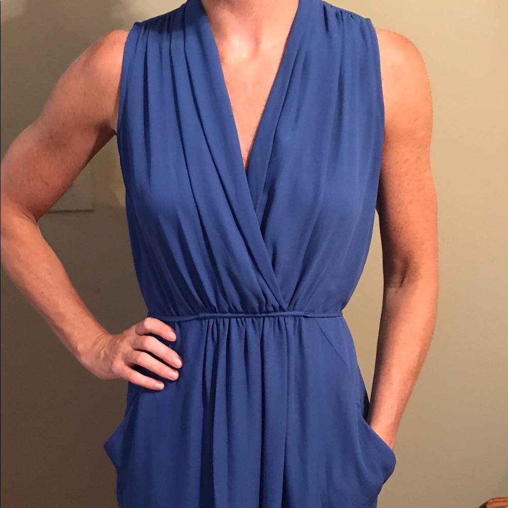 Blue tie dress. V neckline