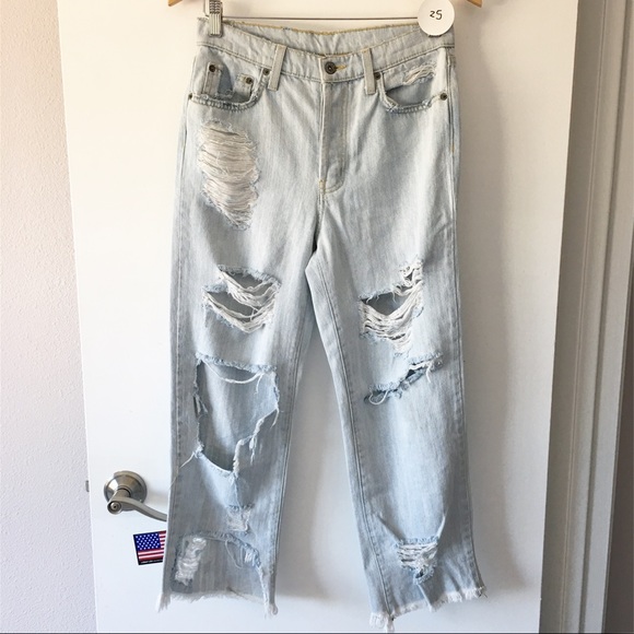 BNWT Carmar light wash distressed cutout jeans - Picture 6 of 8