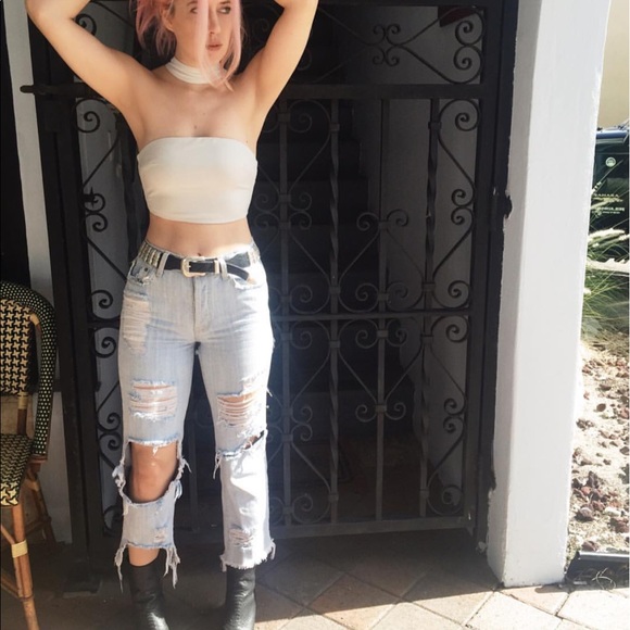 BNWT Carmar light wash distressed cutout jeans - Picture 3 of 8