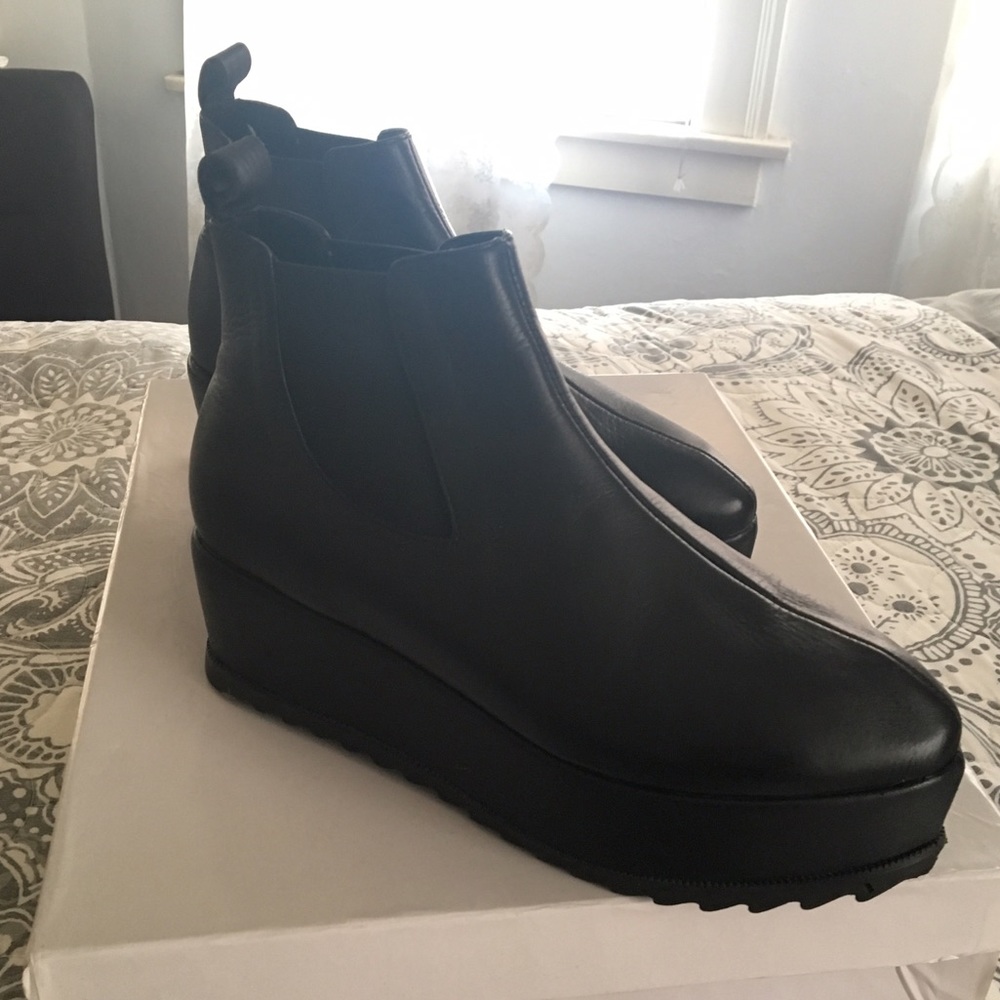 UNIF hellsea bootie