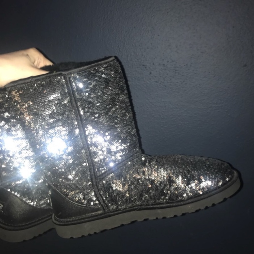 UGG Women's Classic Sparkles Boot Black & Silver