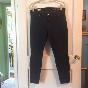 32r Gap 1969 Legging cut dark wash denim