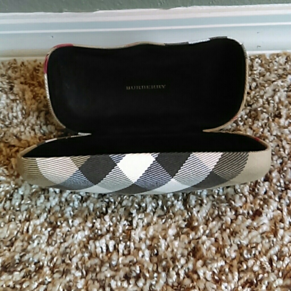 Burberry Sunglasses Case