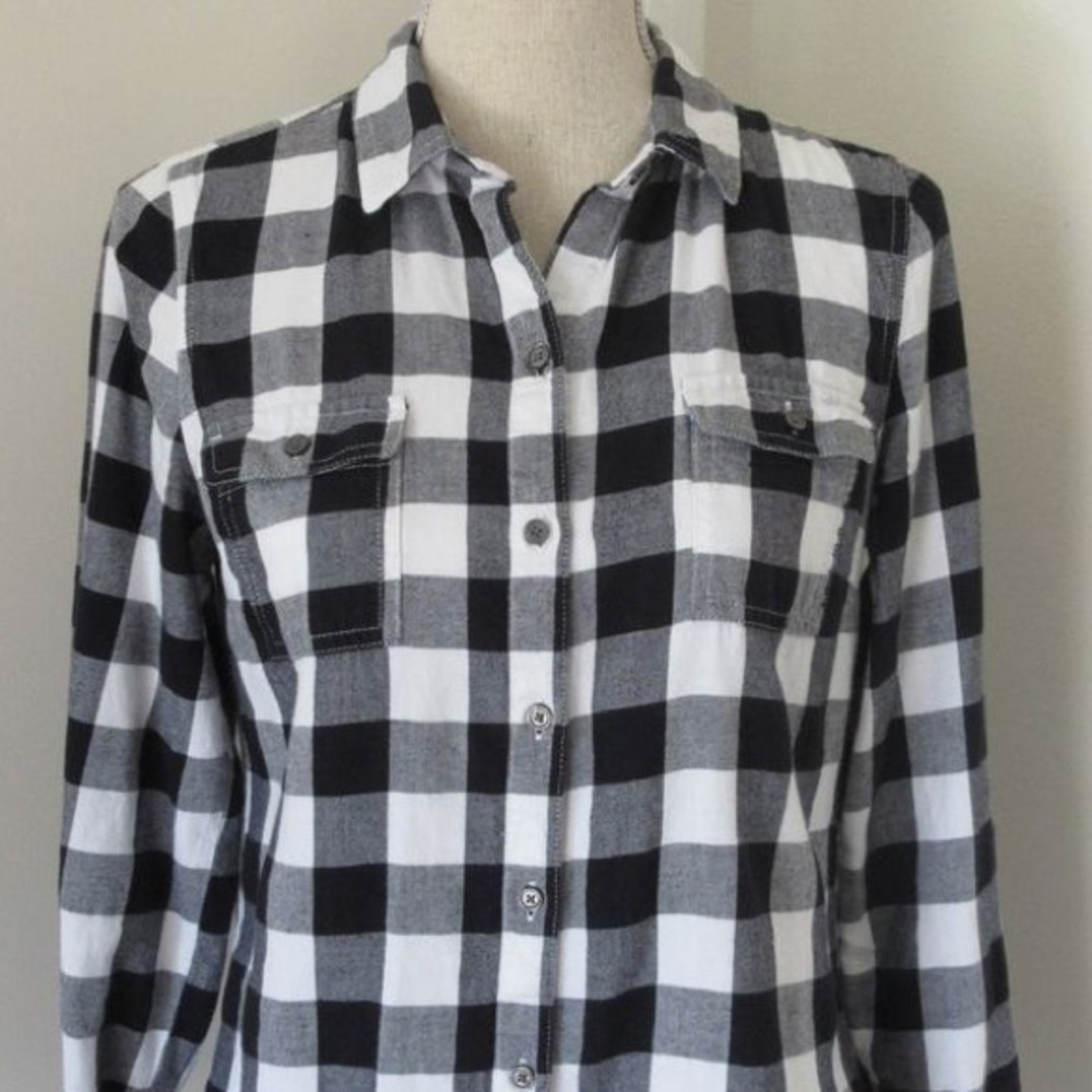 Black and white plaid button up