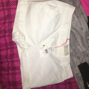 White Vineyard Vines boat shorts