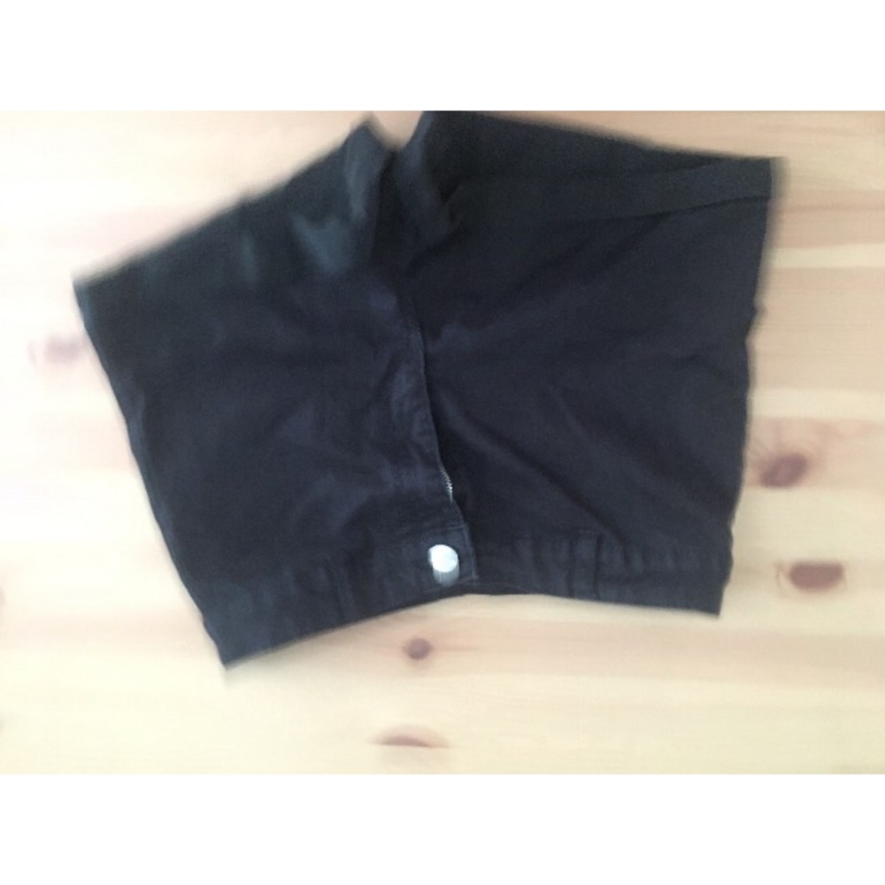 Divided high waisted shorts