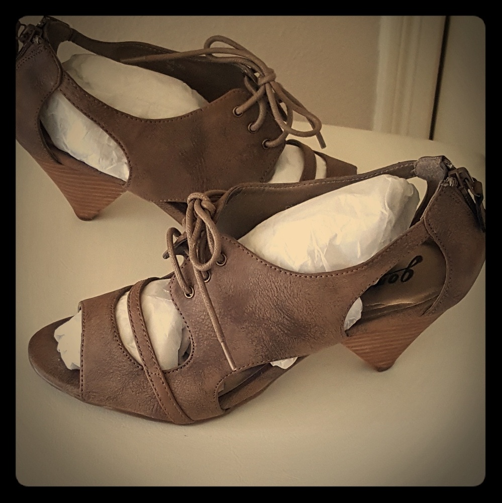 Gomax Heels