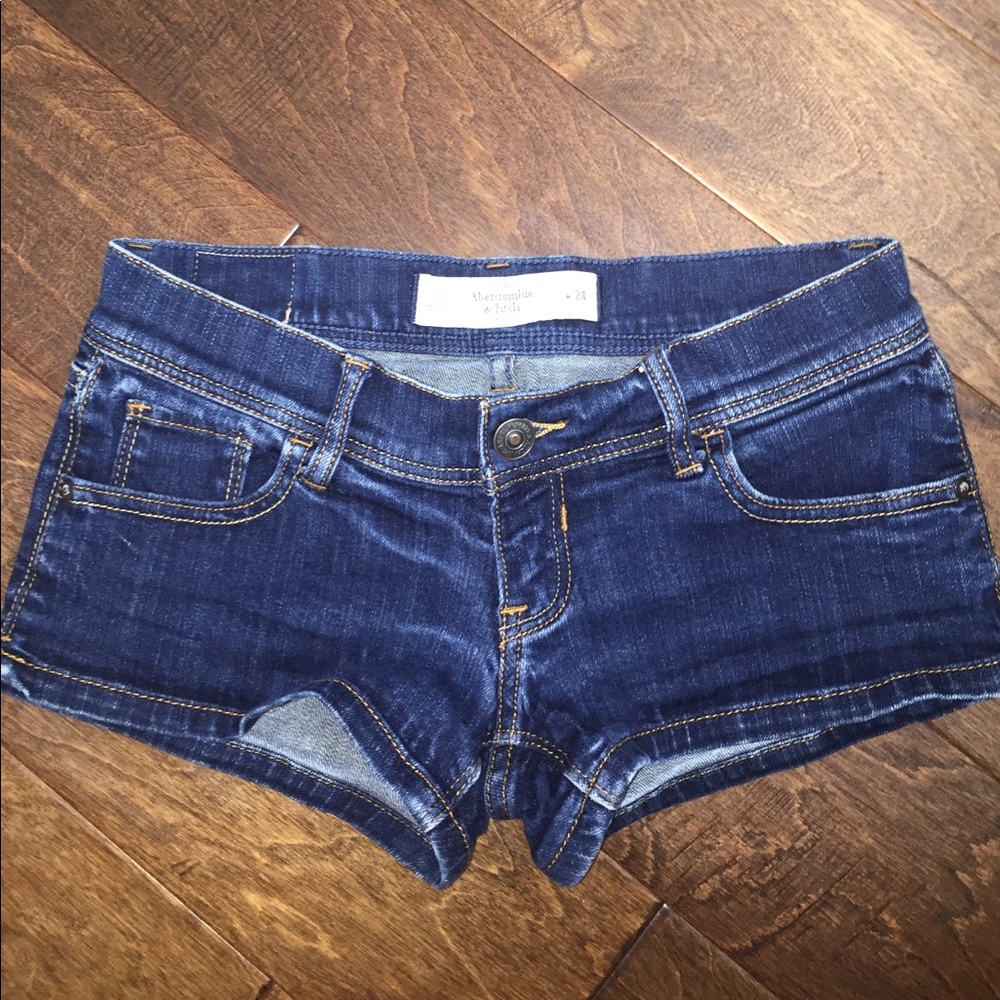 Perfect condition 00 Abercrombie short shorts