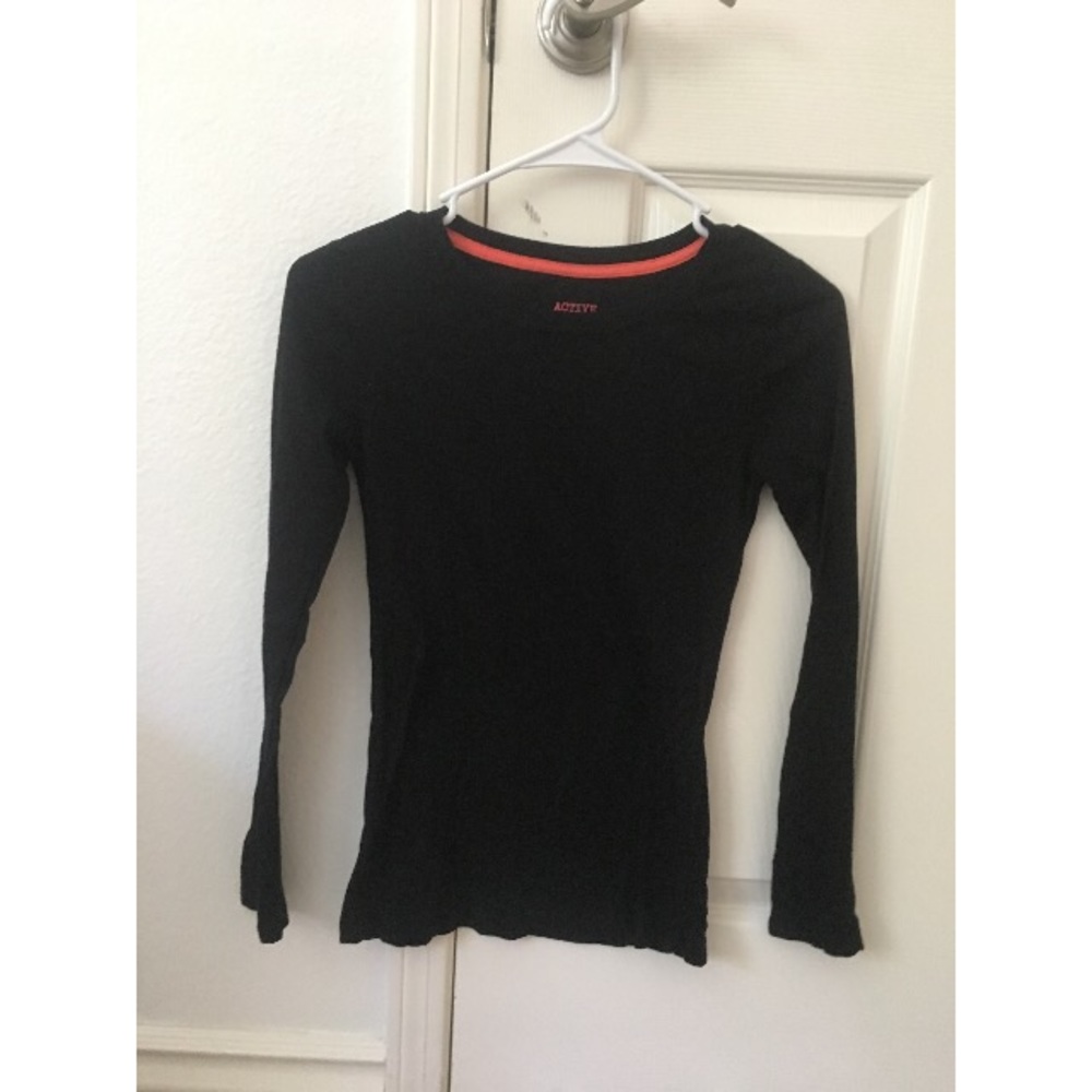 Active long sleeve tee