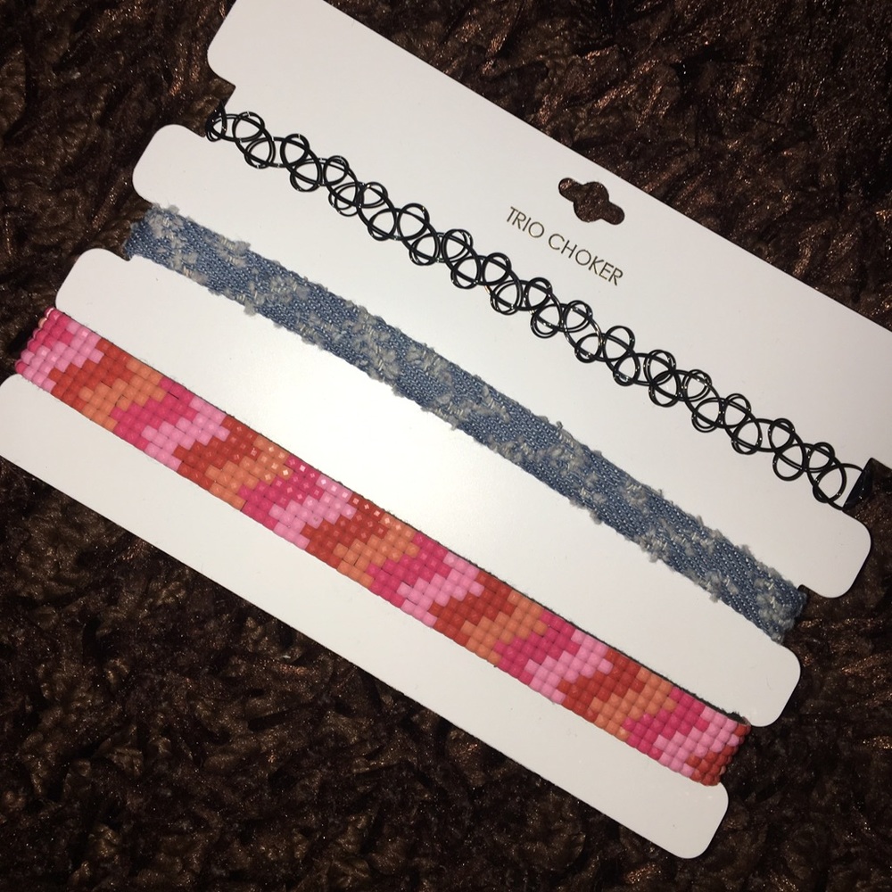 🌸Trio Choker set