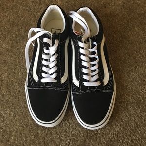 Old Sokol black and white vans