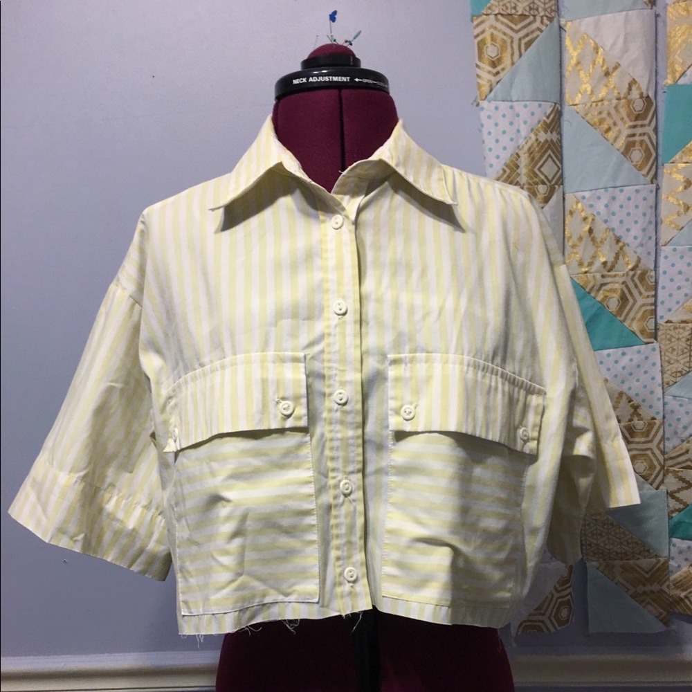 ⚡️VINTAGE⚡️ Cropped Yellow Button Down Top