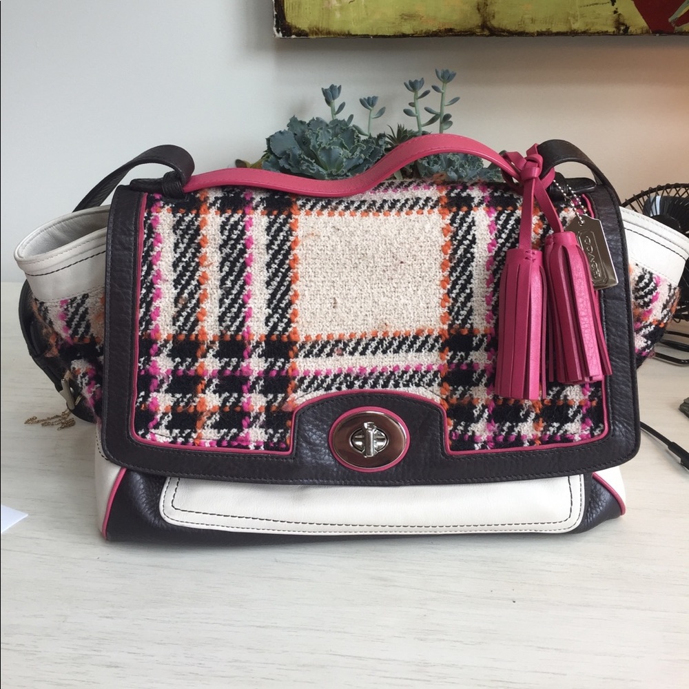 Beautiful lightly used Coach Bag