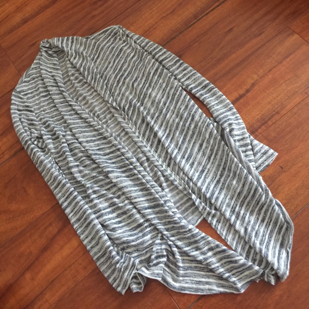 Free to live Cardigan