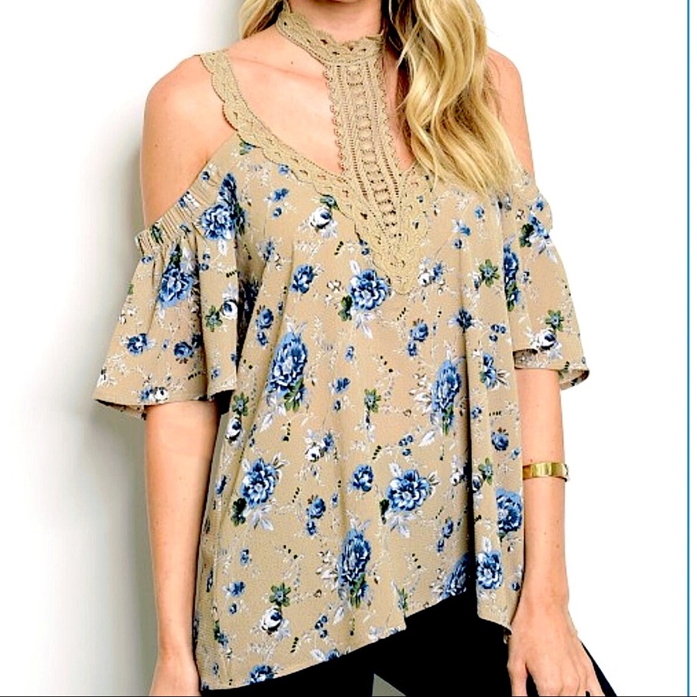 Gorgeous lace cold shoulder choker top - Picture 1 of 4