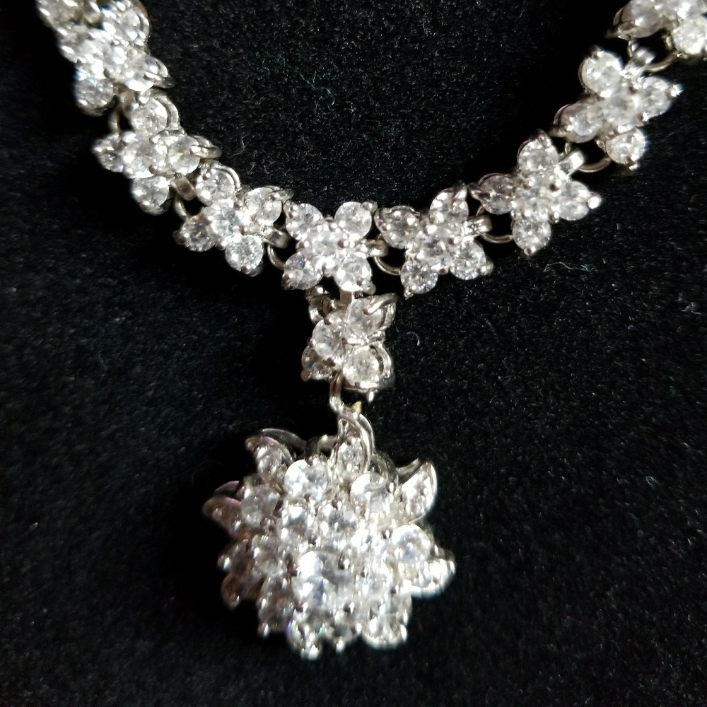 Necklace - Picture 2 of 2