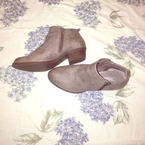 Carlos Santana Booties Size 6