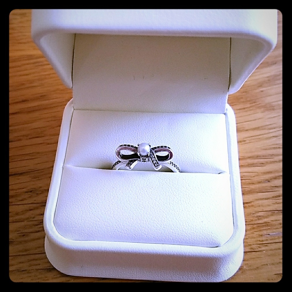 Pandora pearl bow ring
