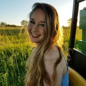 Meet your Posher, Rebecca