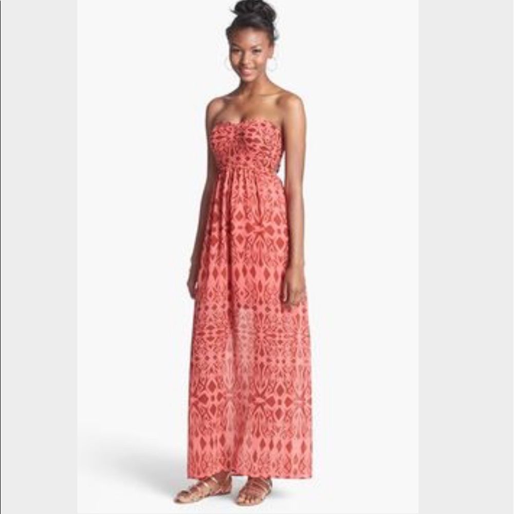 Maxi/ side cut out dress