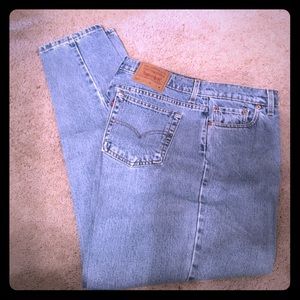 Levi's women's jeans 522. Size 18M.  Tapered fit