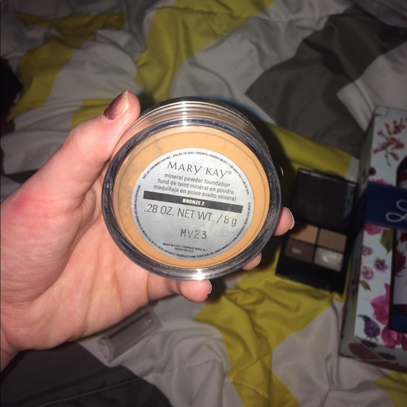 Makeup bundle. - Picture 4 of 4