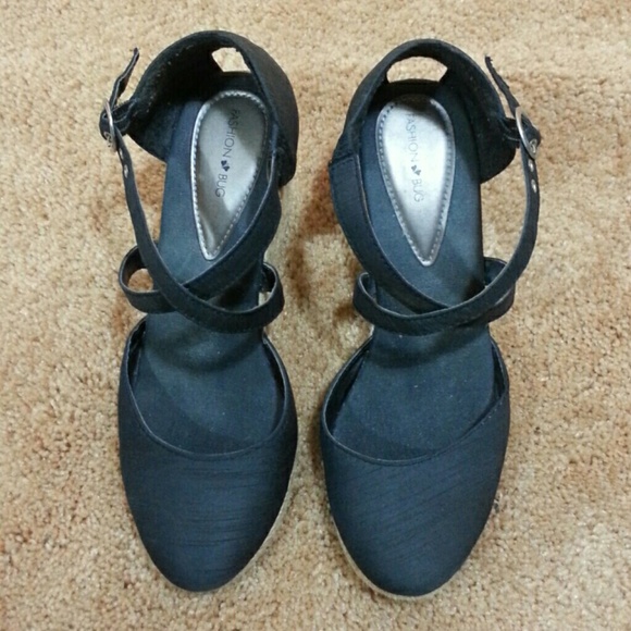 Fashion Bug Black Linen Criss Cross Wedges. NWOT - Picture 4 of 7