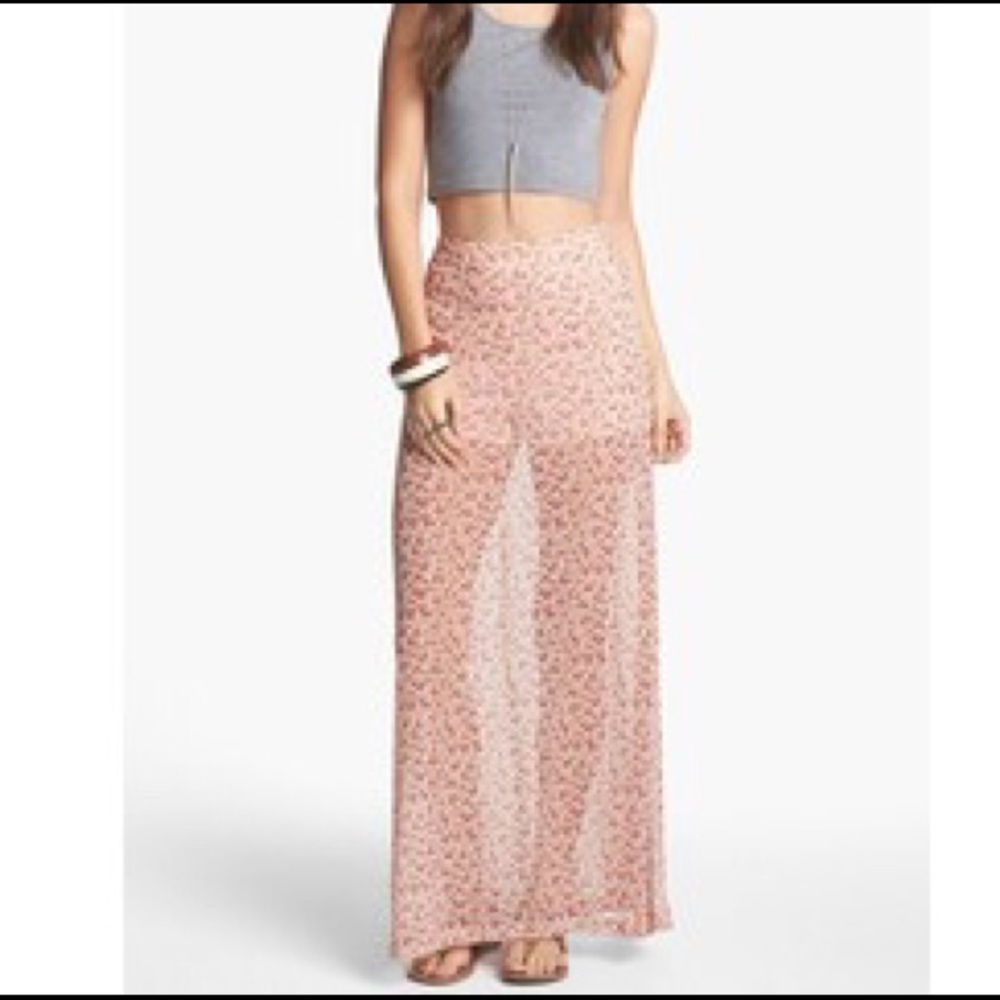 Maxi skirt with slit
