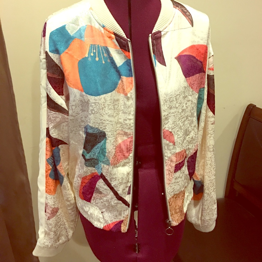 Bold printed light weight baseball jacket.