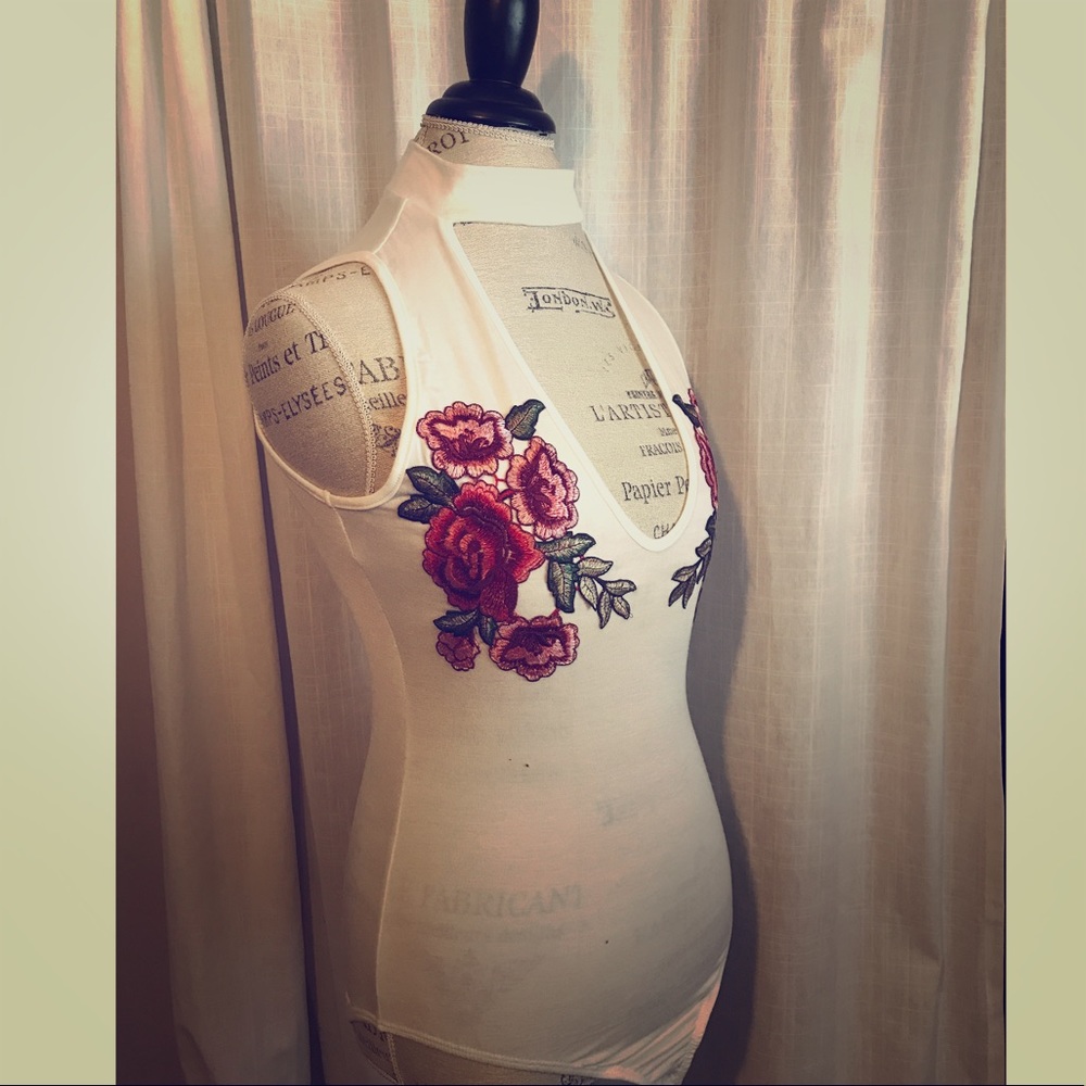 Sleeveless Embroidered Floral Patch Bodysuit