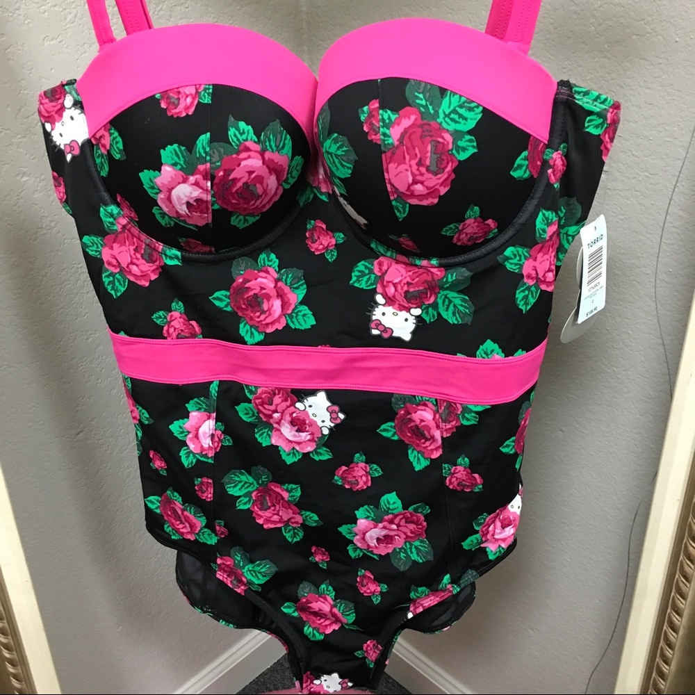 ⚜️SALE⚜️Torrid Hello Kitty Floral Swimsuit - Picture 2 of 5