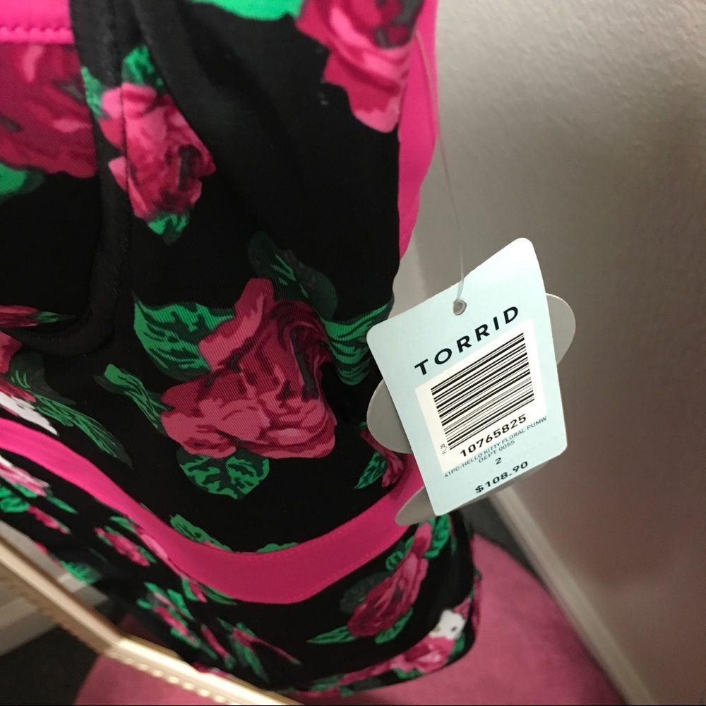 ⚜️SALE⚜️Torrid Hello Kitty Floral Swimsuit - Picture 3 of 5