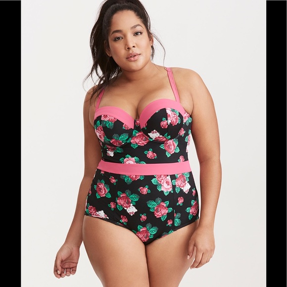 ⚜️SALE⚜️Torrid Hello Kitty Floral Swimsuit - Picture 5 of 5
