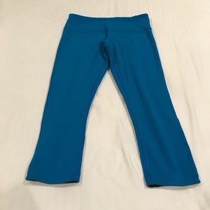 Lululemon Reversible Capris - bright blue size 8