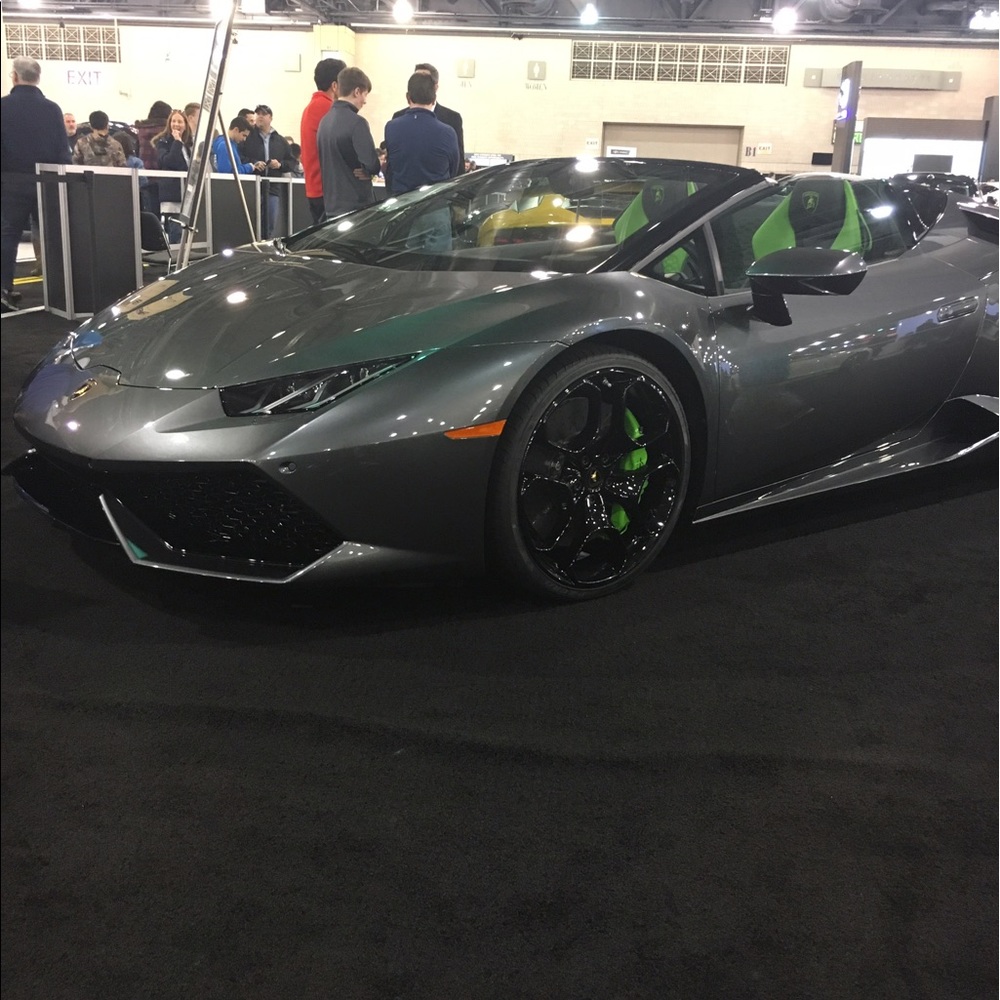 Meet your Posher, Dominick