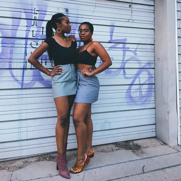 🌿meet your seller, april!🌿 - Picture 2 of 7