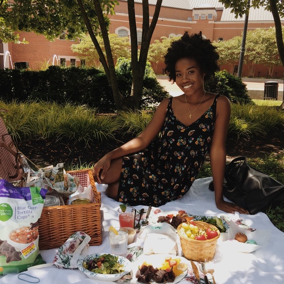 🌿meet your seller, april!🌿 - Picture 3 of 7