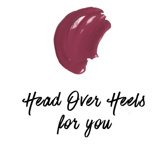 Kylie Matte Liquid Lipstick and Lip liner - Picture 2 of 2