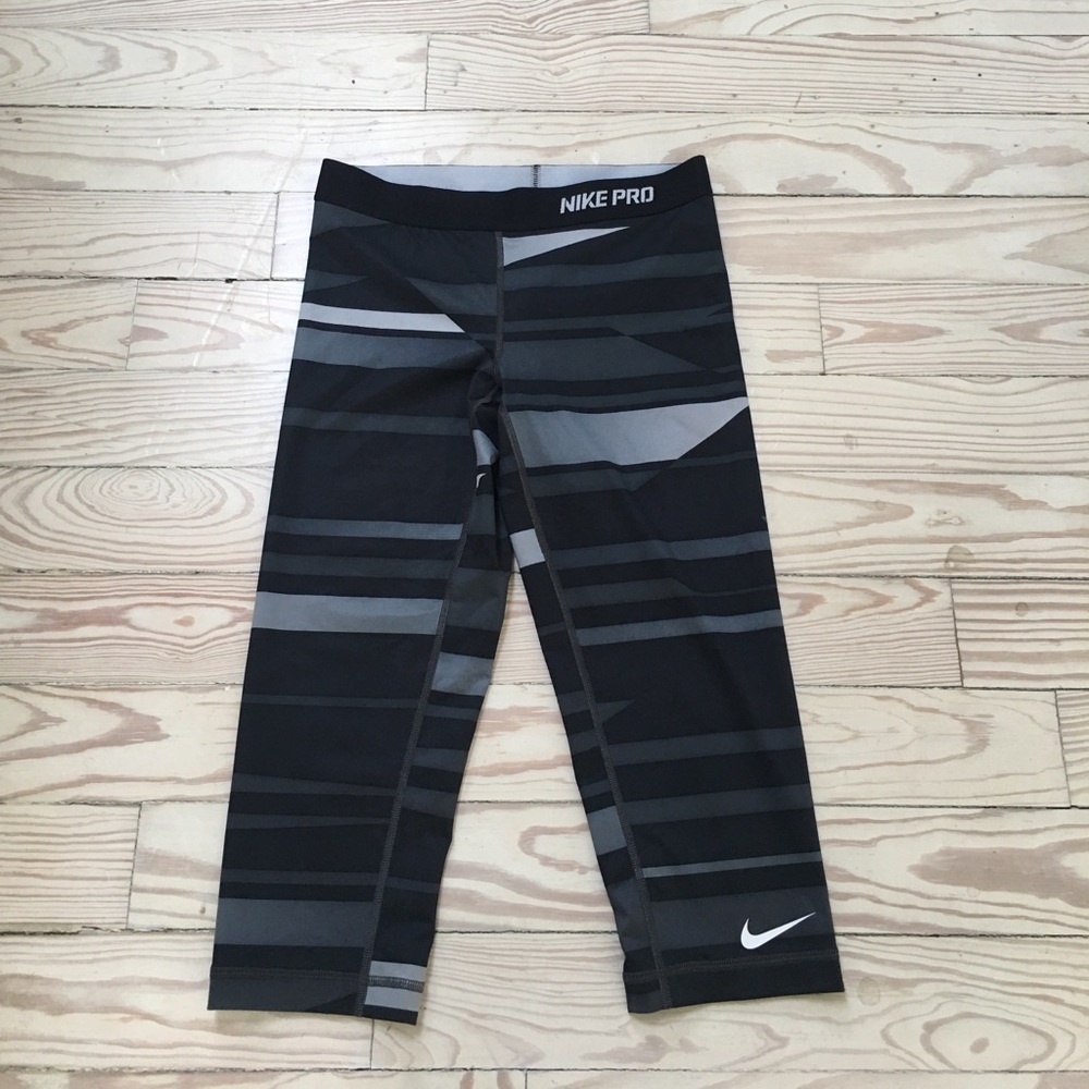 Women's Nike Capri leggings size medium