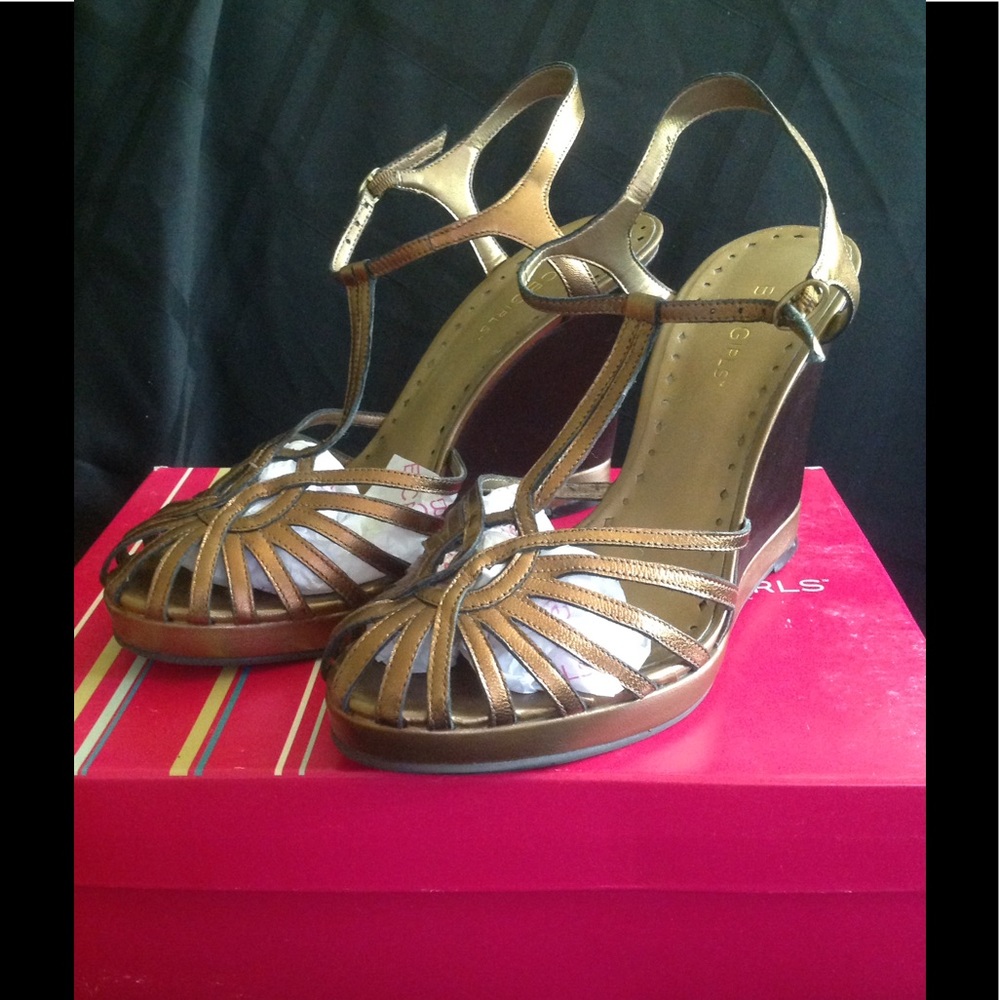 BCBG GIRLS WEDGE SHOES