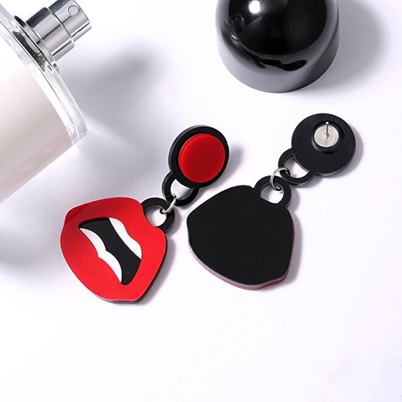 π Unique Red Lips Bold Fun Statement Earrings - Picture 4 of 5