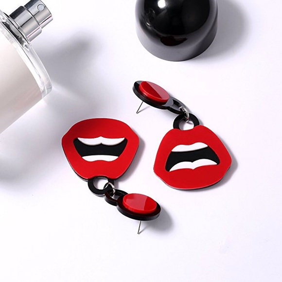 π Unique Red Lips Bold Fun Statement Earrings - Picture 5 of 5